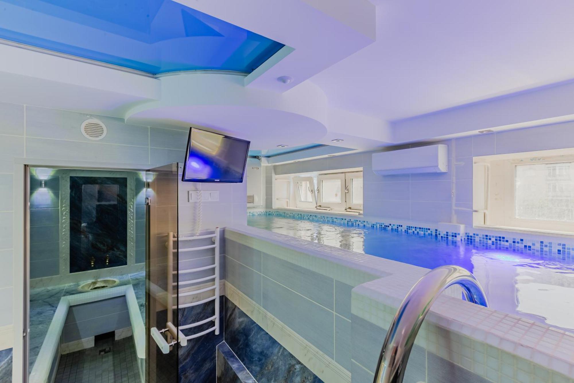 Luxury Apartment With Pool And Hammam Kyiv Exterior photo
