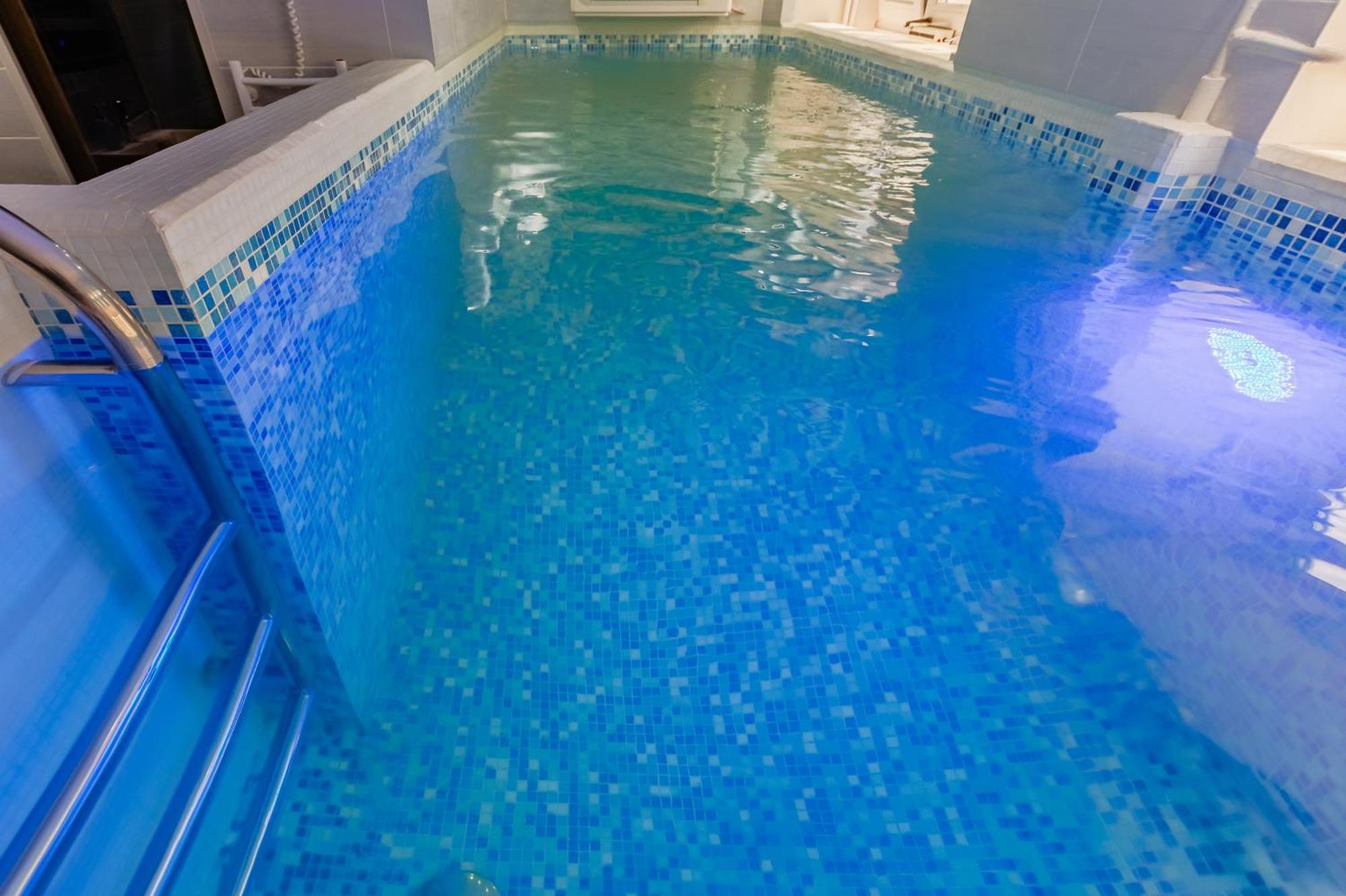 Luxury Apartment With Pool And Hammam Kyiv Exterior photo